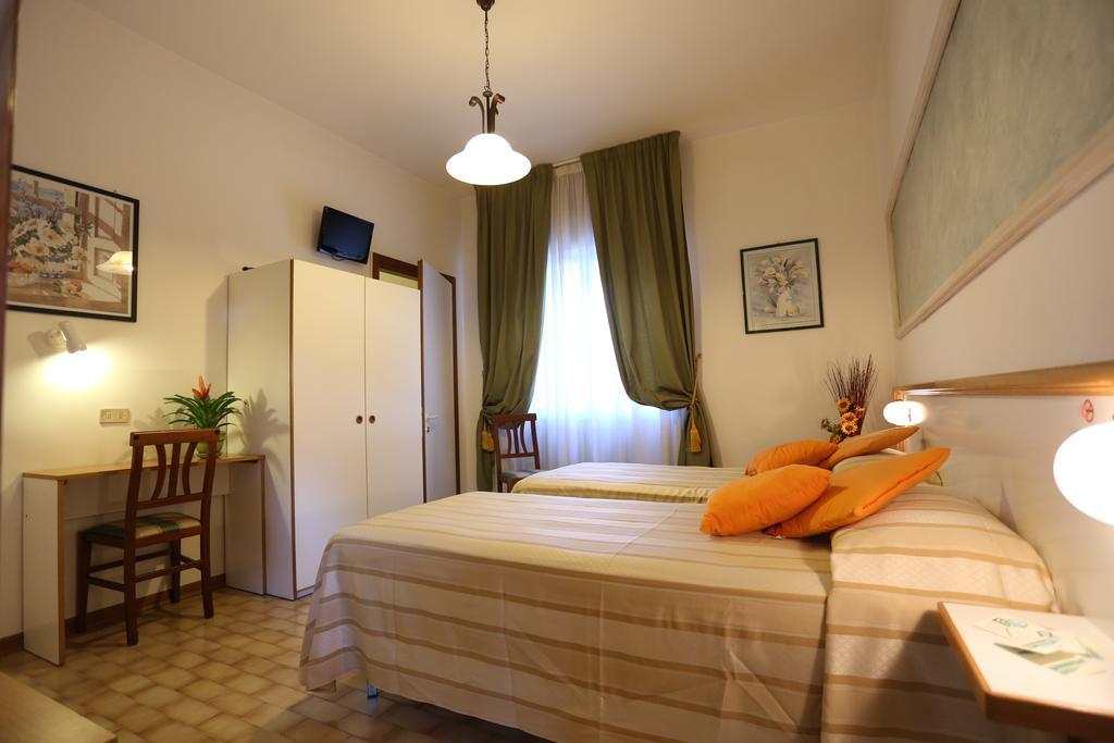 Hotel Vignola Assisi Exteriör bild