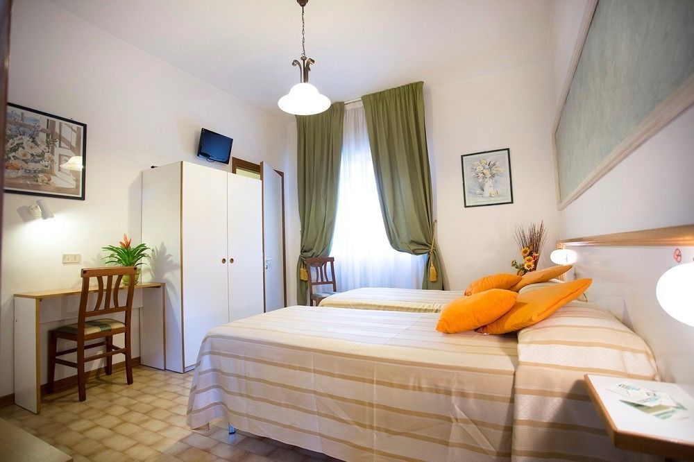Hotel Vignola Assisi Exteriör bild