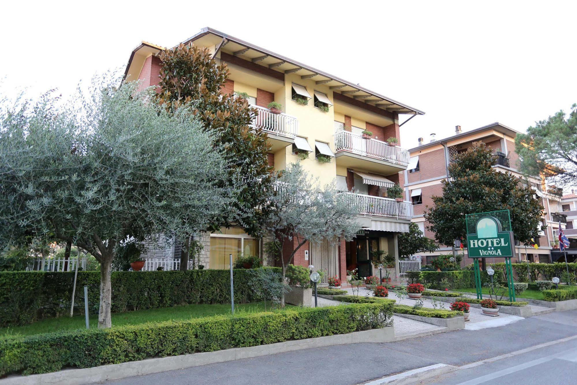 Hotel Vignola Assisi Exteriör bild