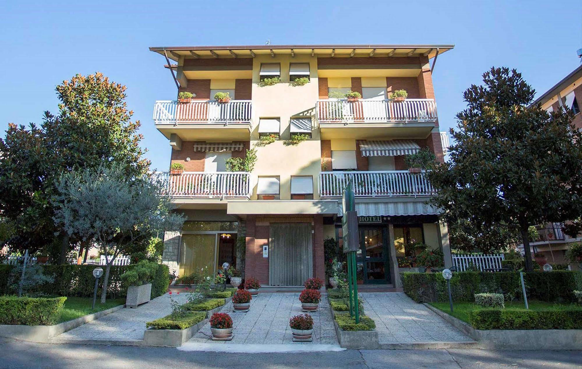 Hotel Vignola Assisi Exteriör bild