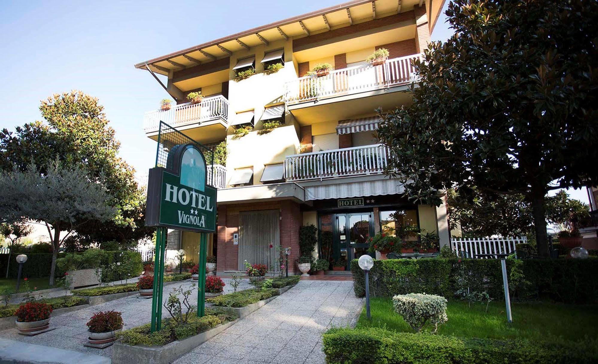 Hotel Vignola Assisi Exteriör bild